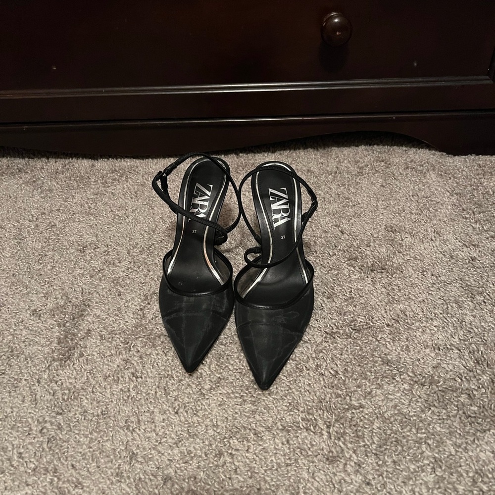 Zara pointy mesh black heel
